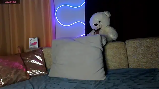 Snapshot of Leila_purr18 chatting on January 2025 01:20:01 AM Leila purr18 online show from January 2025 01:20:01 AM