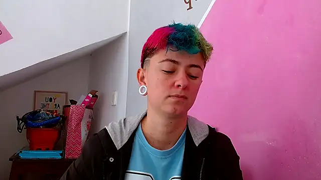 tomboyblue online show from October 2025 01:34:02 PM