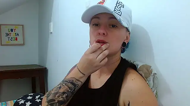 tomboyblue online show from March 2026 11:37:01 PM