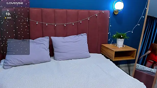 Snapshot of VanillaKelly chatting on December 2024 01:18:01 AM VanillaKelly online show from December 2024 01:18:01 AM