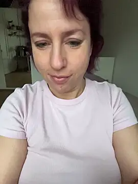 Snapshot of MariaValentine chatting on December 2025 06:29:02 AM MariaValentine online show from December 2025 06:29:02 AM