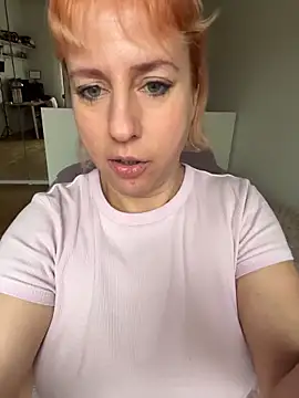 Snapshot of MariaValentine chatting on December 2025 09:03:02 AM MariaValentine online show from December 2025 09:03:02 AM