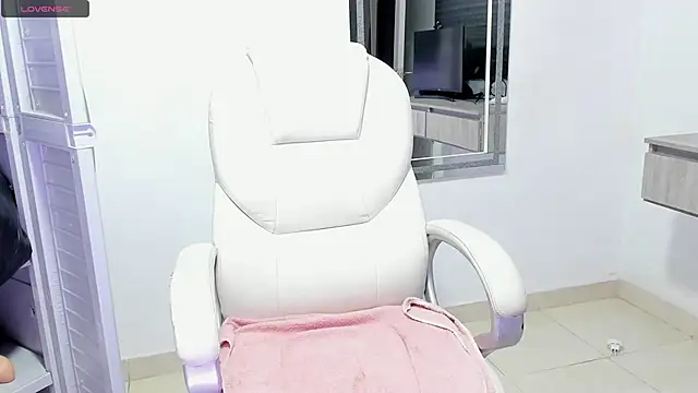 dahian carter online show from October 2025 12:09:01 PM