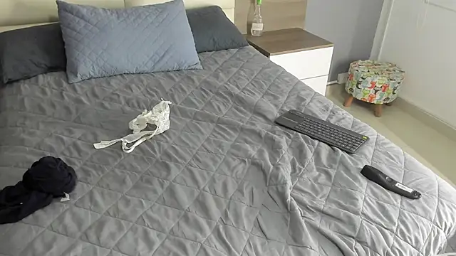 rebeca cortez  online show from September 2025 07:37:01 PM