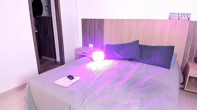 rebeca cortez  online show from December 2025 08:49:02 PM