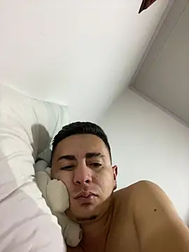 Snapshot of DanielGomez9 chatting on December 2024 04:39:01 AM DanielGomez9 online show from December 2024 04:39:01 AM