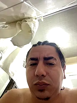 Snapshot of DanielGomez9 chatting on September 2025 01:02:01 PM DanielGomez9 online show from September 2025 01:02:01 PM