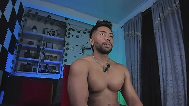 Snapshot of Couple_muscle1 chatting on February 2026 09:30:02 PM Couple muscle1 online show from February 2026 09:30:02 PM