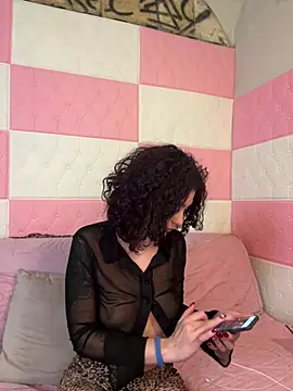 Strawberry queen91 online show from January 2026 04:45:01 PM