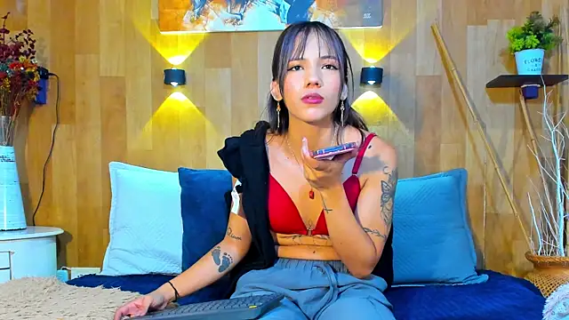 Snapshot of marianaa90 chatting on April 2026 01:28:01 PM marianaa90 online show from April 2026 01:28:01 PM