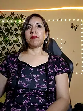 Lady breaks hearts online show from October 2025 09:18:01 AM