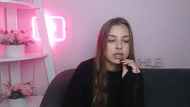 MilanaAngelAs online show from October 2025 04:37:01 AM