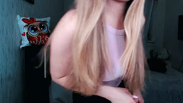 Snapshot of _KittyBoo chatting on November 2025 07:18:02 AM KittyBoo online show from November 2025 07:18:02 AM