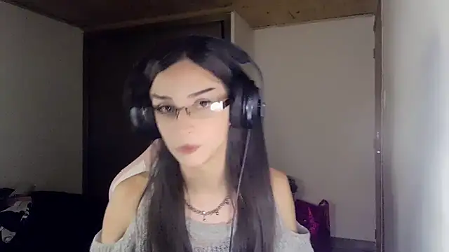 Dollbehavior  online show from April 2026 05:52:01 AM