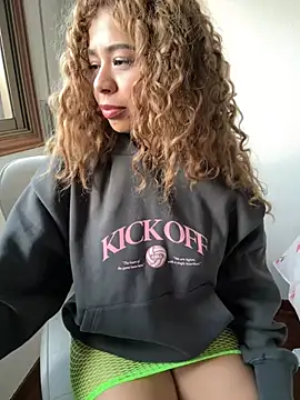 LEONCITA  online show from December 2024 04:32:02 PM