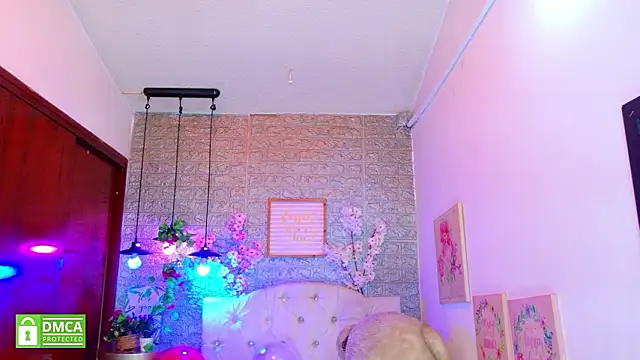 REDHOTTER  online show from February 2026 07:43:01 PM