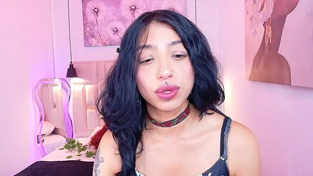 Snapshot of REDHOTTER_ chatting on May 2026 07:55:02 PM REDHOTTER online show from May 2026 07:55:02 PM