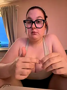 Misssmilf online show from October 2025 04:47:02 PM