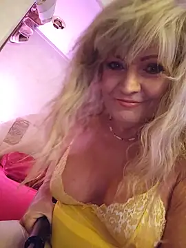 Snapshot of annika_lately chatting on July 2026 04:05:02 AM annika lately online show from July 2026 04:05:02 AM