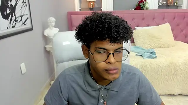 Snapshot of boylittle19cm chatting on November 2025 12:27:02 PM boylittle19cm online show from November 2025 12:27:02 PM