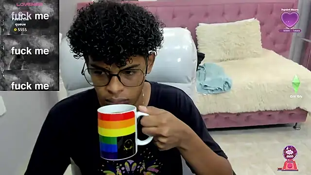 Snapshot of boylittle19cm chatting on November 2025 12:29:02 PM boylittle19cm online show from November 2025 12:29:02 PM