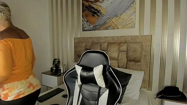 summer night  online show from December 2025 12:03:02 PM