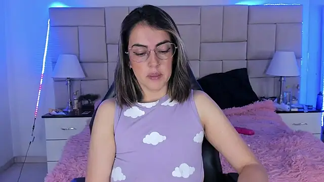 Snapshot of IsisLoveyes_ chatting on December 2024 02:04:02 AM IsisLoveyes  online show from December 2024 02:04:02 AM