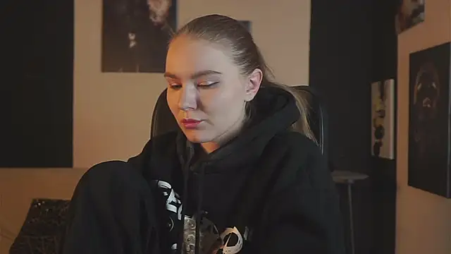 ValerieViolette online show from December 2024 08:25:02 PM