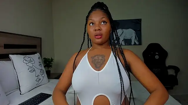 Renee-18 online show from October 2025 12:45:01 AM