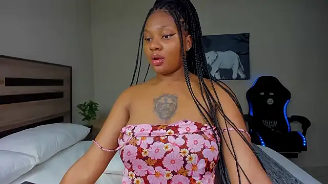 Renee-18 online show from November 2025 04:55:02 AM