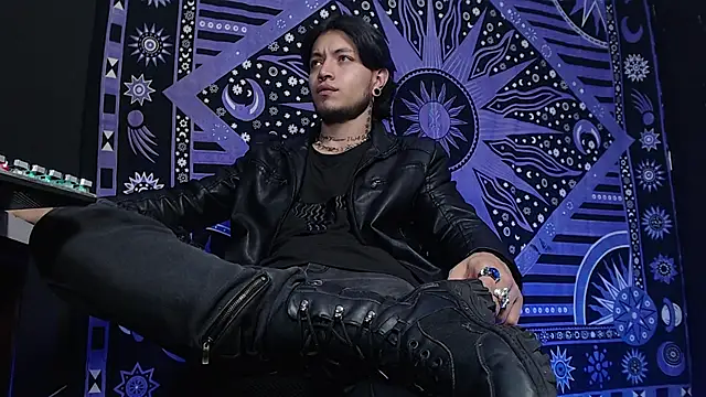 Dicaprioo  online show from February 2025 12:49:01 AM