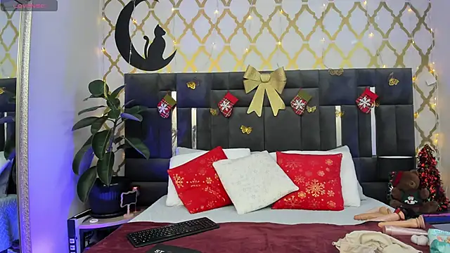 RubbyTaylor online show from December 2025 02:32:02 PM