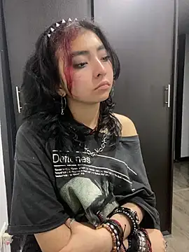 Snapshot of _Gothiccbitch_ chatting on December 2024 10:44:02 AM  Gothiccbitch  online show from December 2024 10:44:02 AM