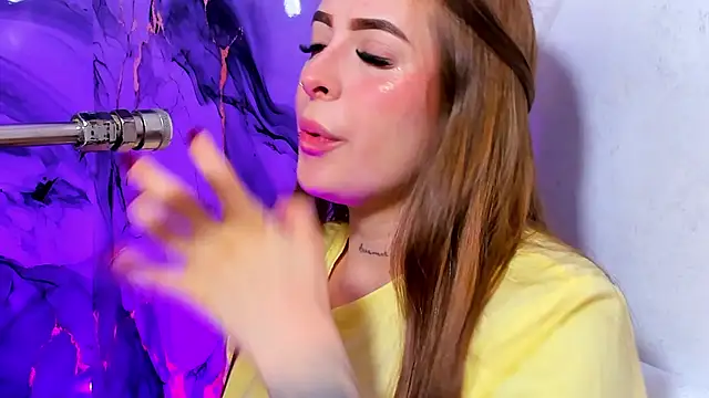 Snapshot of kristal_blond chatting on January 2026 08:03:01 PM kristal blond online show from January 2026 08:03:01 PM