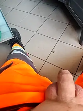 Snapshot of Szeltolo001 chatting on October 2025 01:23:02 PM Szeltolo001 online show from October 2025 01:23:02 PM