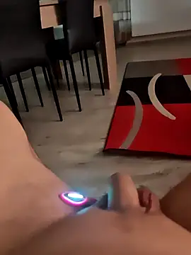 Szeltolo001 online show from March 2026 01:00:02 AM