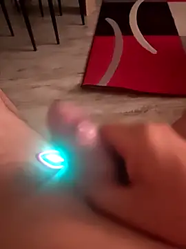 Szeltolo001 online show from March 2026 03:33:02 AM