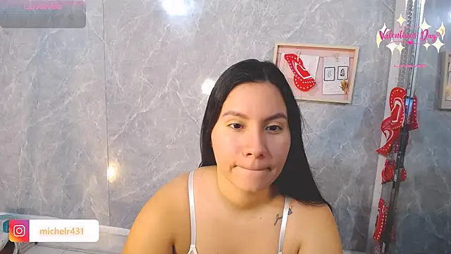 Mia  reys online show from February 2026 01:07:01 PM