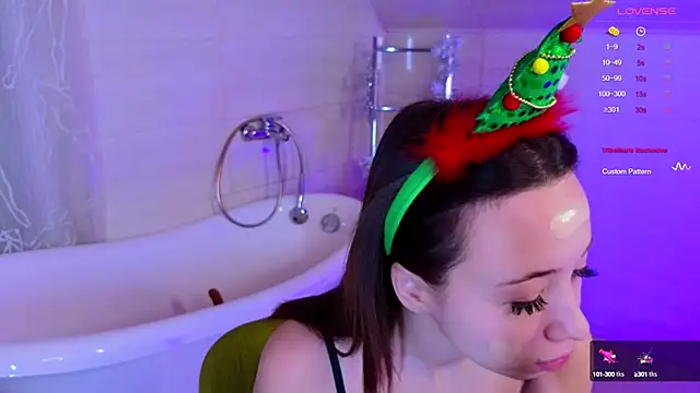 Hayle Hill online show from December 2024 02:14:02 AM