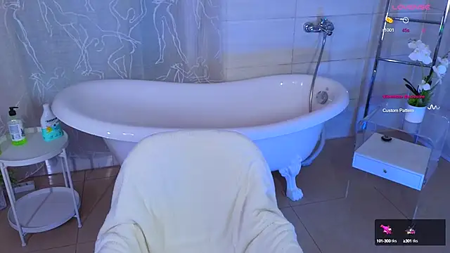 Hayle Hill online show from February 2025 03:43:01 AM