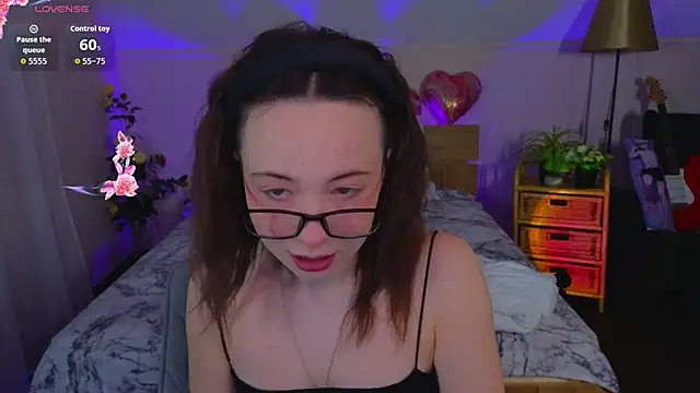 Snapshot of Hayle_Hill chatting on February 2026 01:09:02 AM Hayle Hill online show from February 2026 01:09:02 AM