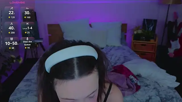 Hayle Hill online show from March 2026 01:46:02 AM