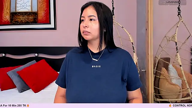  alaiasmile  online show from November 2025 11:43:02 AM