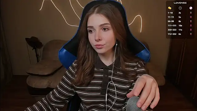 Snapshot of Kami_kam chatting on March 2025 06:45:01 PM Kami kam online show from March 2025 06:45:01 PM