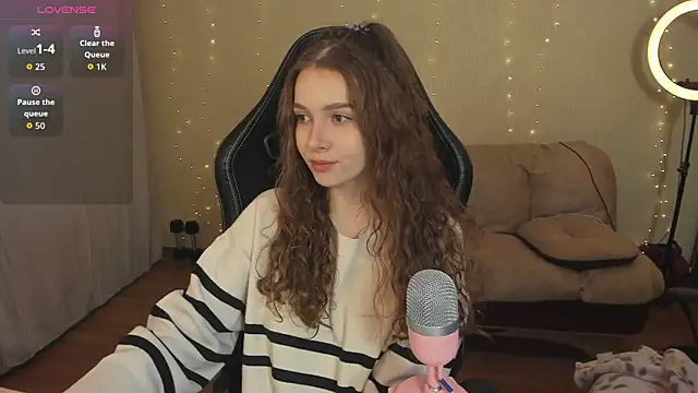 Snapshot of Kami_kam chatting on December 2025 09:19:02 PM Kami kam online show from December 2025 09:19:02 PM