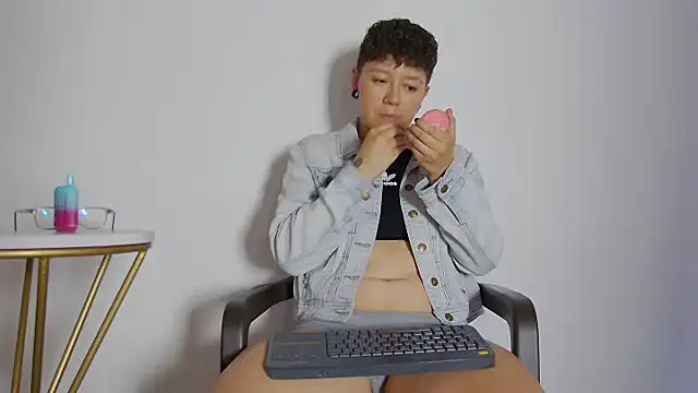 alex noa online show from November 2025 07:25:02 PM