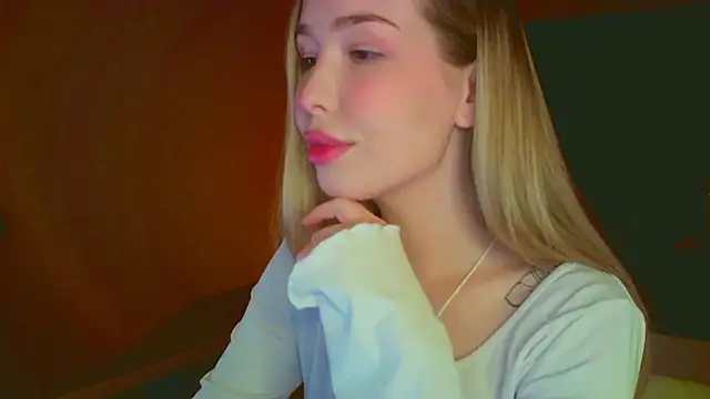 Snapshot of mia_raspberrie chatting on January 2025 10:11:02 PM mia raspberrie online show from January 2025 10:11:02 PM