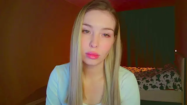 Snapshot of mia_raspberrie chatting on February 2025 02:22:02 AM mia raspberrie online show from February 2025 02:22:02 AM