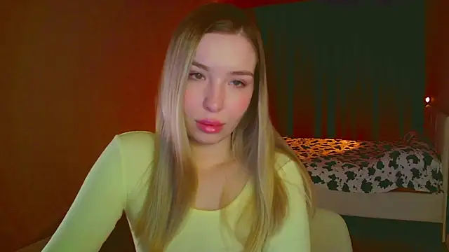 Snapshot of mia_raspberrie chatting on February 2025 03:11:01 AM mia raspberrie online show from February 2025 03:11:01 AM