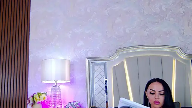 Snapshot of Issadorra chatting on February 2025 05:59:01 AM Issadorra online show from February 2025 05:59:01 AM